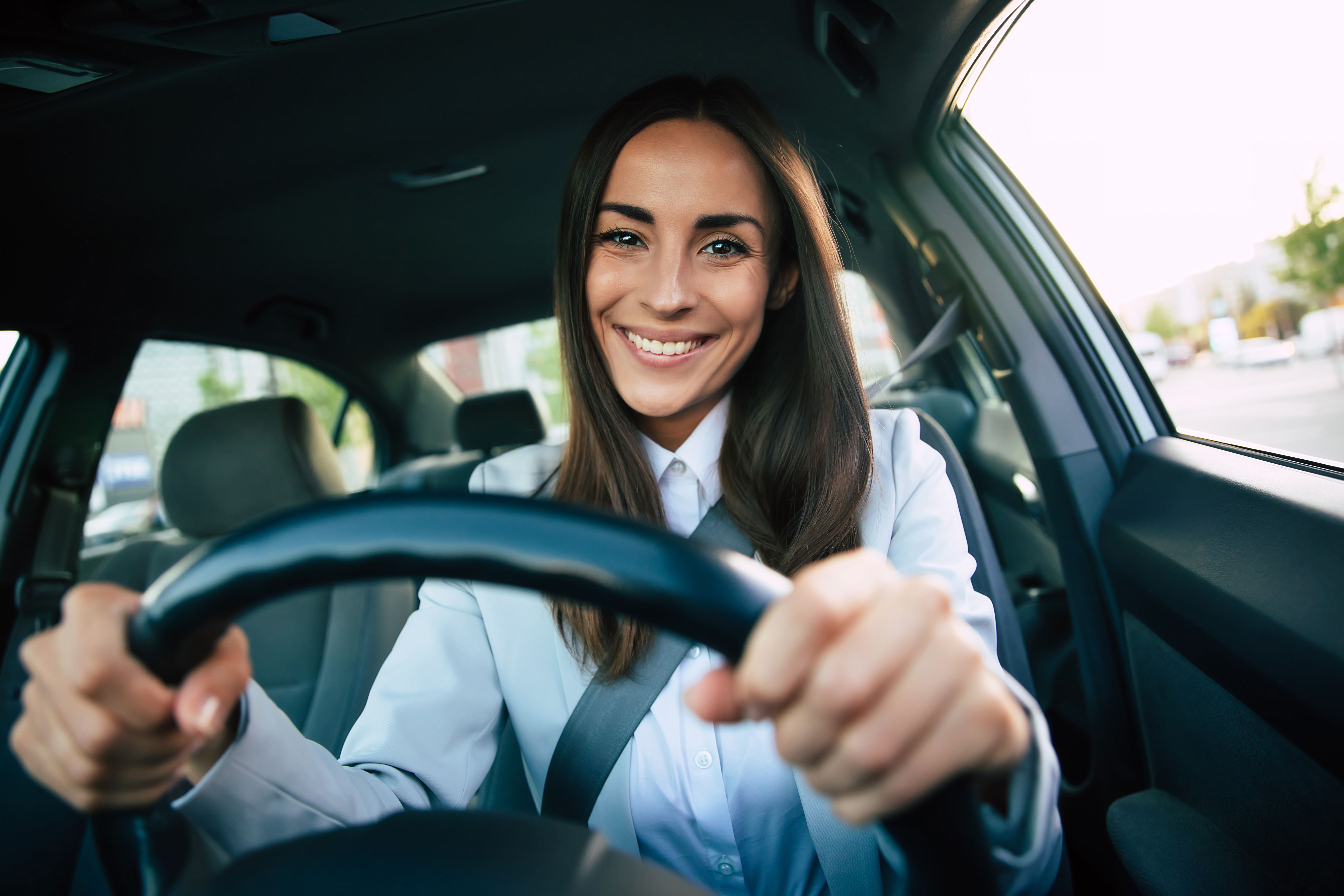 Desmontando mitos y prejuicios sobre las mujeres al volante